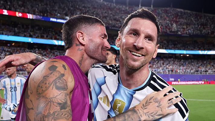 Junge spanische Spieler fiebern dem Duell mit Lionel Messi entgegen